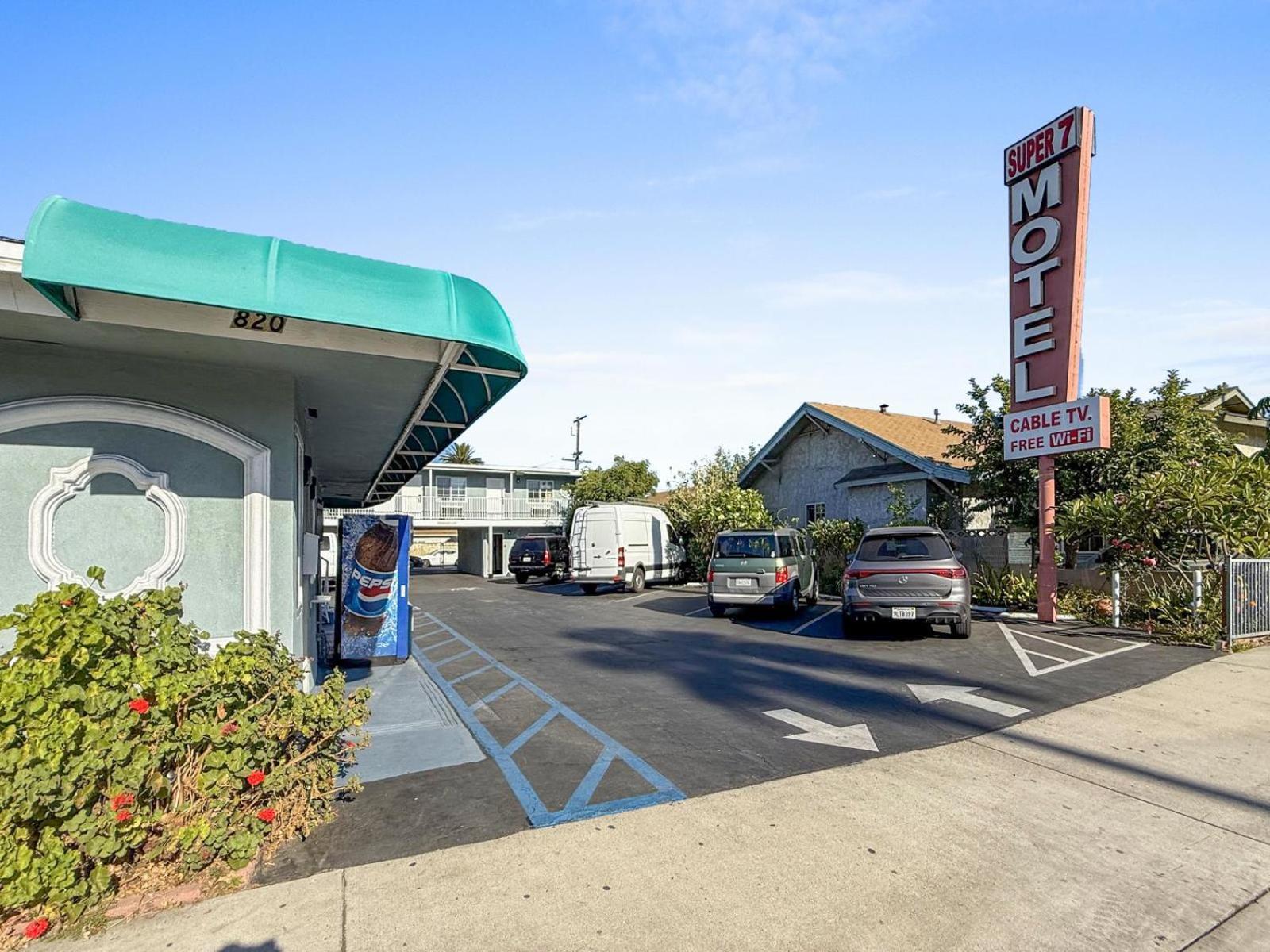 Super 7 Motel - Anaheim Packing District & Disneyland מראה חיצוני תמונה